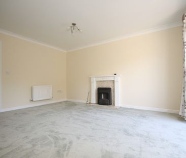 Knaphill, Woking - Photo 2