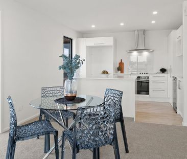 Stylish & Spacious Living in Woodend - Photo 5