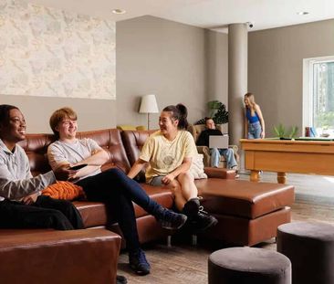 Extra Large High Double Ensuite - Photo 3