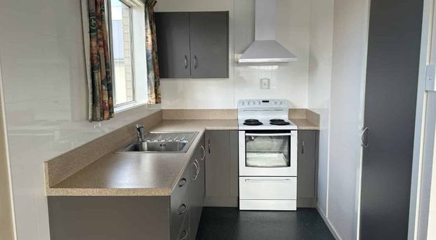 West Gore - 2 Bedroom Flat- $390 pw - Photo 1