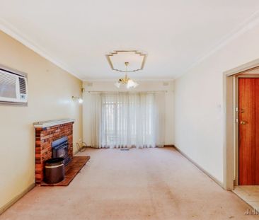 3 Bed, 1 Bath - Photo 3