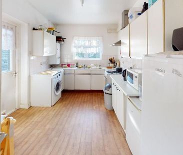 1 bedroom in a house share to rent - Photo 6