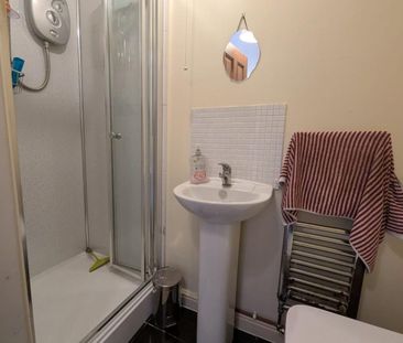 3 BED House To rent - Photo 2