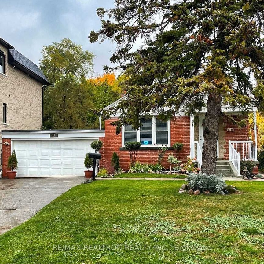 For Lease - 28 Irvington Crescent Unit# Main, Toronto, Ontario - Photo 1