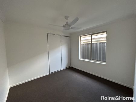 3 Bedroom Home In Blakeview! - Photo 3