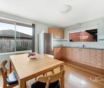 5 Gladstone Park Drive, Gladstone Park - Photo 1