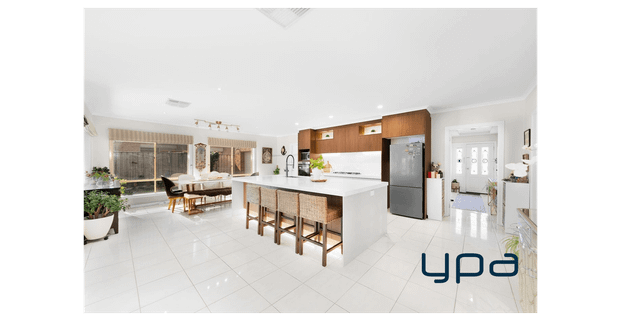 A Stunning Family Home in the Alamanda School Zone !! - Photo 1