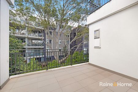 Two-Bedroom Apartment in Heart of Lane Cove North - Photo 5