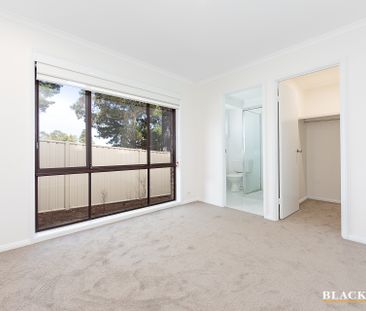 1/8 Gladman Close, Isaacs ACT 2607 - House For Rent | Domain - Photo 2