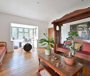4 bedroom detached house to rent - Photo 2