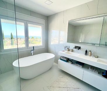 Detached Villa · El Paraiso - Photo 3