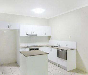 Leafy Outlook - 3 Minute Walk to Beach and Cafes! - Photo 5