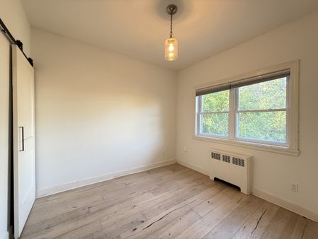 Mercier-Est : Superbe appartement rénové de 2 chambres offert en location semi-meublée ! - Photo 3