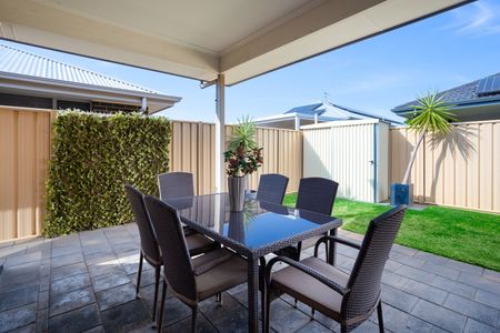 Open The Door to Spacious Family Living in the Heart of Munno Para - Photo 5