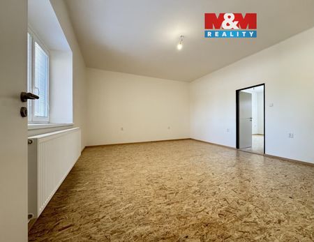 Pronájem bytu 3+1 85 m², Petra Bezruče 137, Pečky - Fotografie 4