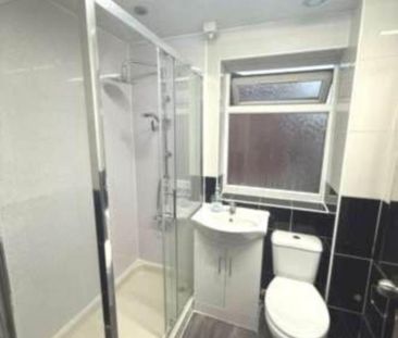 2 bedroom end of terrace house to rent - Photo 3