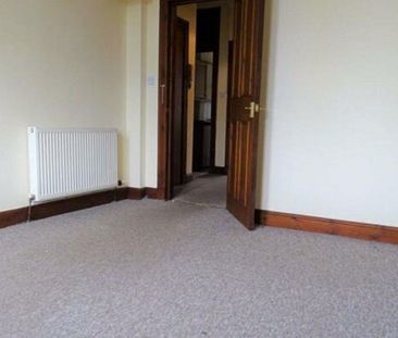 To Let 1 Bed Flat - Photo 1