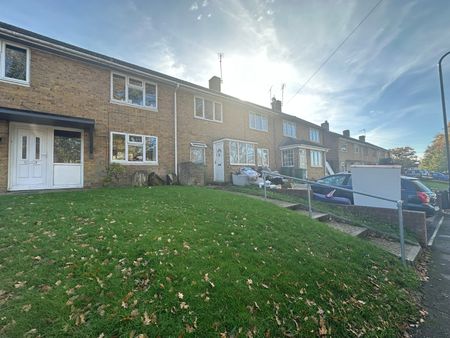 3 bedroom terraced house to rent - Photo 4