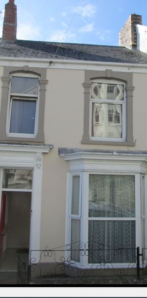 *** Apply on line ***1 Bedroom flat. Glanmor Crescent, Uplands - Photo 1