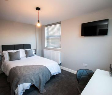 3 bedroom apartment to rent - Photo 4