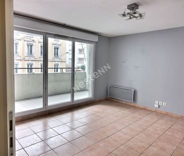 A LOUER - APPARTEMENT - 1 CHAMBRE - BALCON - UN GARAGE - Photo 4