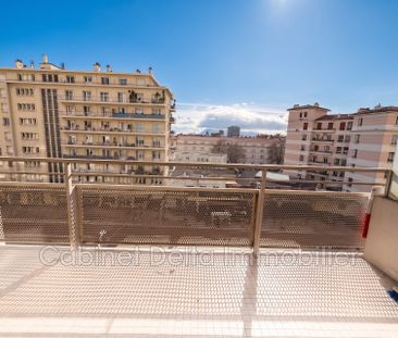 Location Appartement 4 pièces 98m² TOULON 83000 - Photo 4