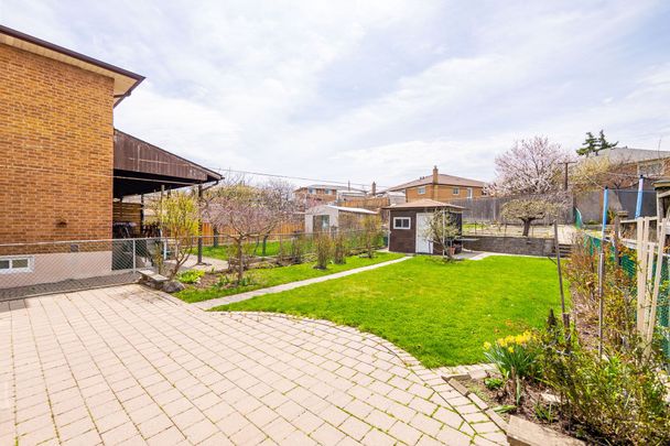 For Lease - 28 Clubhouse Court, Toronto, Ontario - Photo 1