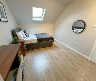 6 bedroom terraced house to rent - Photo 2