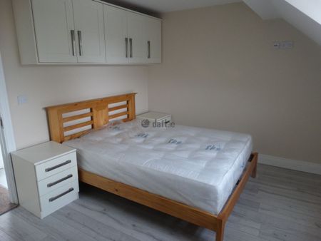 Apartment to rent in Cork, Ballyphehane - Photo 2