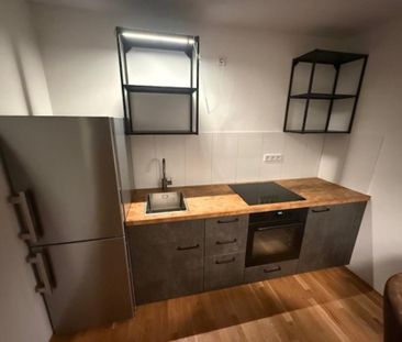 Schöne 2 Zimmer- Dachgeschosswohnung mit Balkon im schönen Hilbersd... - Photo 5