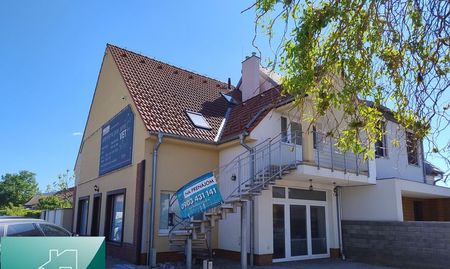 NA PRENÁJOM – nadrozmerný 2 izbový byt v rodinnom dome s parkovacím státím v blízkosti centra mesta SENEC - Šafárikova ul. - Photo 5