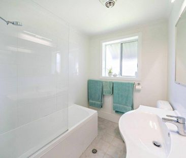 Neat and tidy FOUR bedroom duplex - Photo 6