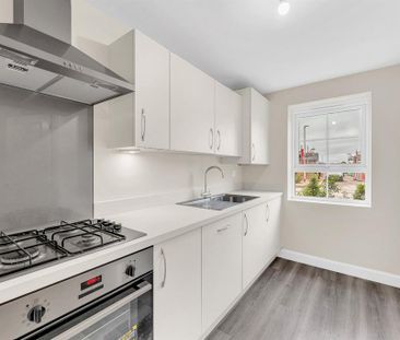 3 bedroom semi-detached house to rent - Photo 6