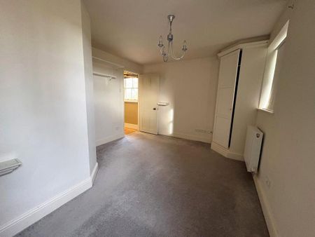 4 bedroom detached house to rent - Photo 4