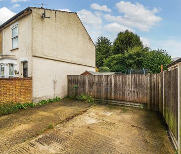2 bedroom maisonette to rent - Photo 1