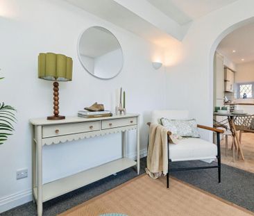 2 bedroom end of terrace house to rent - Photo 4