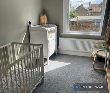 4 bedroom terraced house to rent - Photo 4