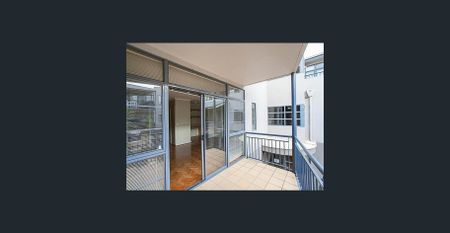 SUPER SPACIOUS, SUPER CONVENIENT! - Photo 4