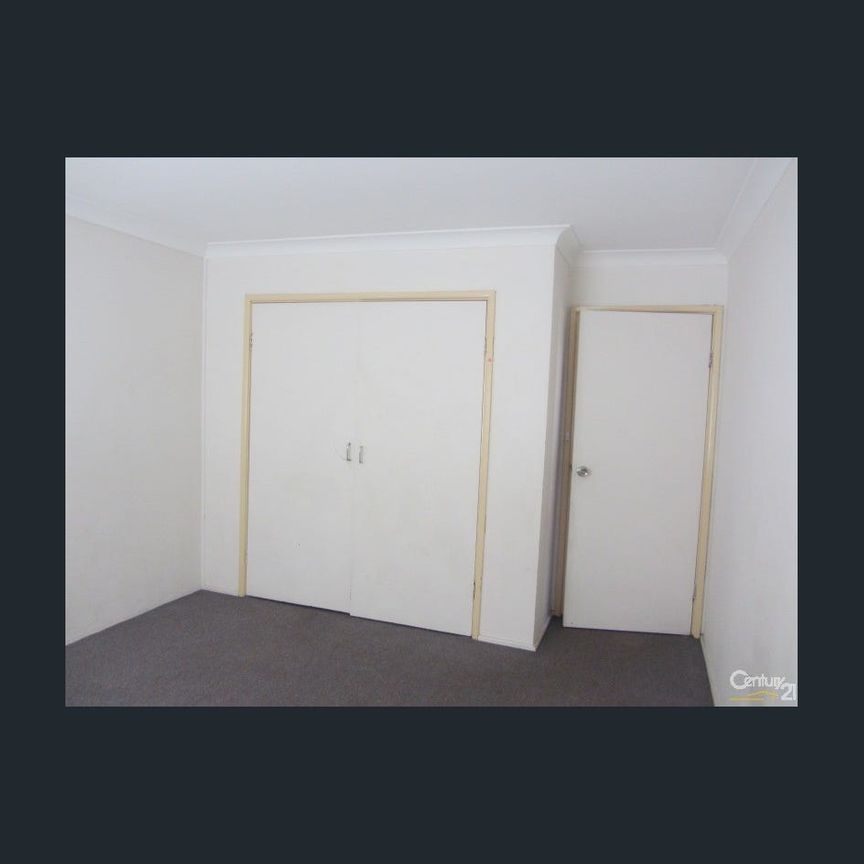 LOCATION, SPACIOUS TOWN HOUSE - Photo 1