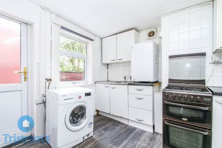 3 bed Semi-Detached House for Rent - Photo 2