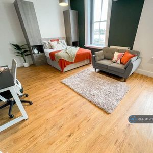 Studio to rent - Photo 2