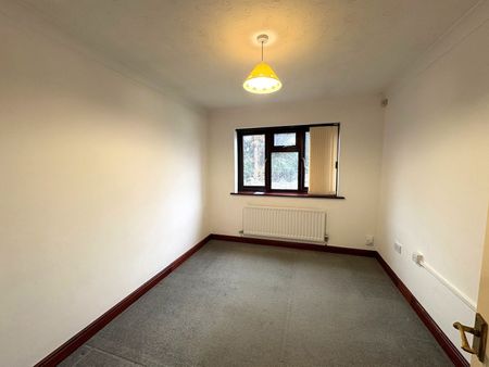 Newland Gardens, Cradley Heath - Photo 4