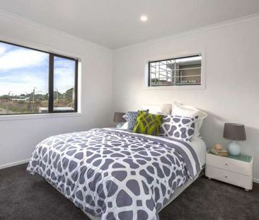 2 Bedrooms, Tawa - Photo 4