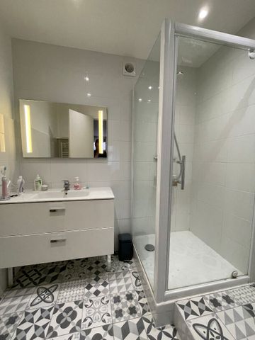 Location Appartement 3 pièces 76m² - Photo 4