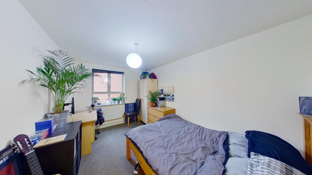 2 bedroom ground floor flat to rent - Photo 4