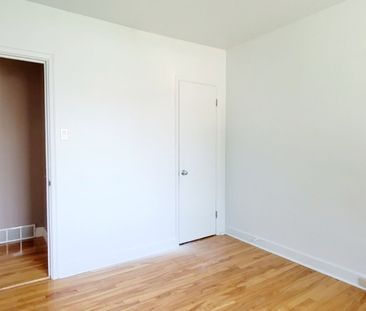 1170 Place d'Aiguillon, H7E 3V1, H7E 3V1, Laval - Photo 1