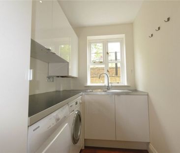 2 Bedroom House - Lodge Hill Road, Lower Bourne - Photo 1