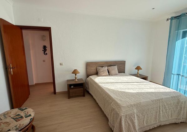 Excellent 1 bedroom flat with generous areas well located in Albufeira.