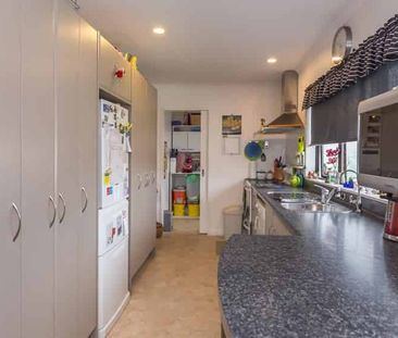 IMMACULATE THREE BEDROOM HOME - Photo 1