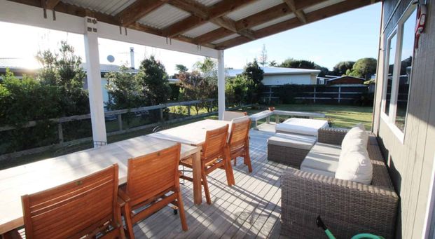 Simple and Sweet - Photo 1